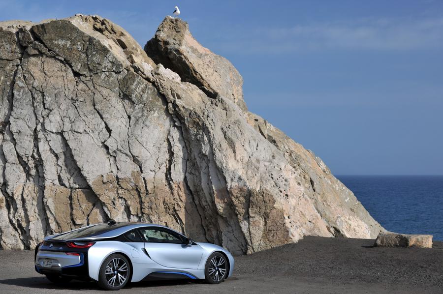  BMW i8 2014 года  (фото 87 из 180)